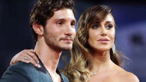 Stefano De Martino e la moglie Belen Rodriguez, coppia esplosiva sullo schermo e dietro le quinte. - Metropolinotizie.it