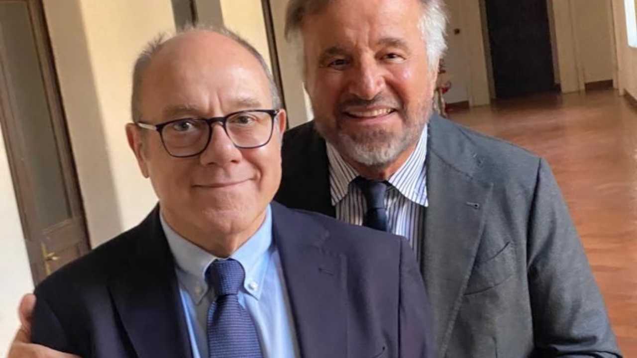 L'attore Carlo Verdone con l'amico e collega Christian De Sica in una foto pubblicata su Instagram. I due furono compagni di classe e sono cognati. - Metropolinotizie.it