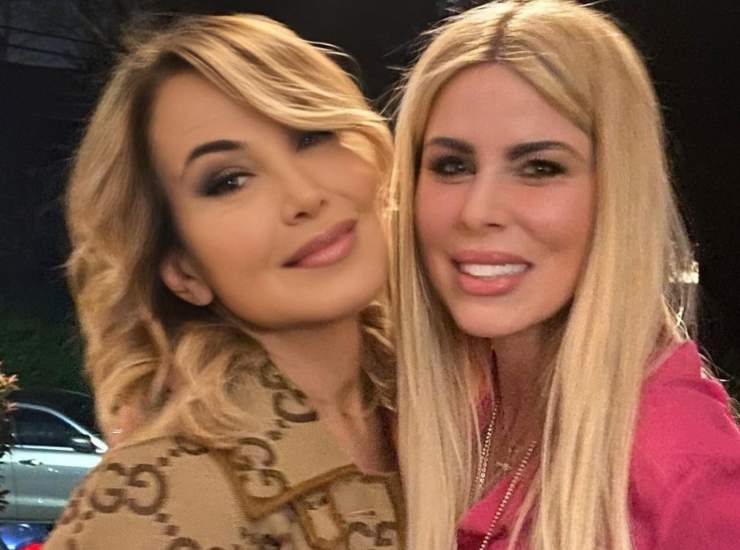 La presentatrice Barbara D'Urso e Loredana Lecciso in un recente selfie postato sui social (Instagram) - Metropolinotizie.it