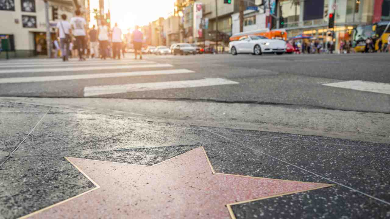 Uno scorcio della famosa "Walk of Fame" Hollywoodiana. Dalla culla del cinema si compiange la prematura scomparsa dell'attore - Metropolinotizie.it