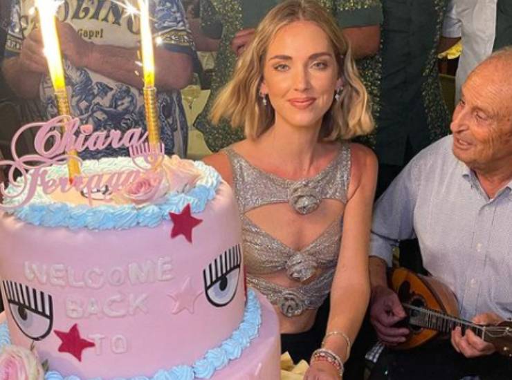 Chiara Ferragni nella foto del suo post di Instagram "Last night in Capri" (immagine profilo Instagram) - metropolinotizie.it