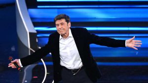 Gianni Morandi in preda al tormento