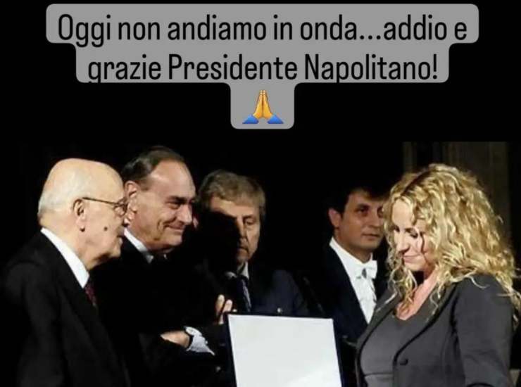 La storia postata da Antonella Clerici, con il suo annuncio e una foto che la ritrae assieme a Giorgio Napolitano. (Instagram) - Metropolinotizie.it