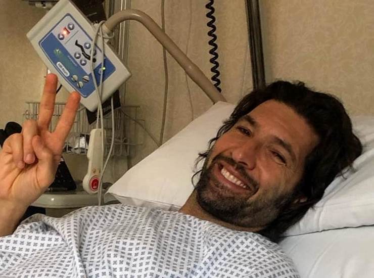 Walter Nudo posta un selfie dopo l'intervento in ospedale. (Instagram) - Metropolinotizie.it
