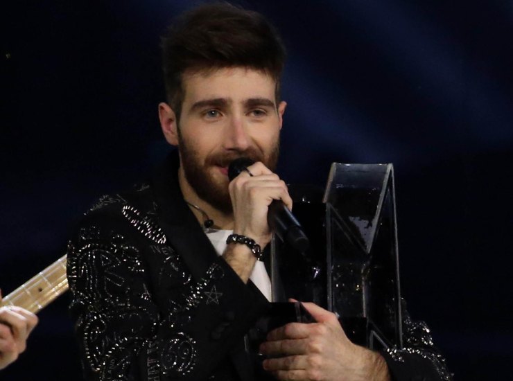 Il cantante Lorenzo Licitra, oggi trentunenne, all'epoca della vittoria di X-Factor nel 2017. (ANSA) - Metropolinotizie.it