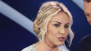 La conduttrice Antonella Clerici alle prese con una novità. (ANSA) - Metropolinotizie.it
