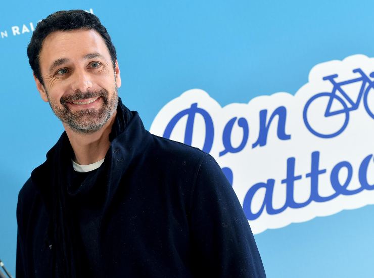 Raoul Bova è protagonista della serie "Don Matteo". (ANSA) - Metropolinotizie.it