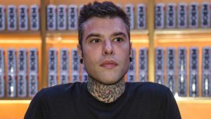 Duro colpo per il rapper Fedez. (ANSA) - Metropolinotizie.it