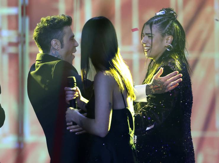 Fedez festeggia la vittoria della sua pupilla a "X Factor". (ANSA) - Metropolinotizie.it