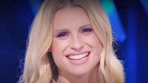 La conduttrice Michelle Hunziker visibilmente commossa. (Mediaset Infinity) - Metropolinotizie.it