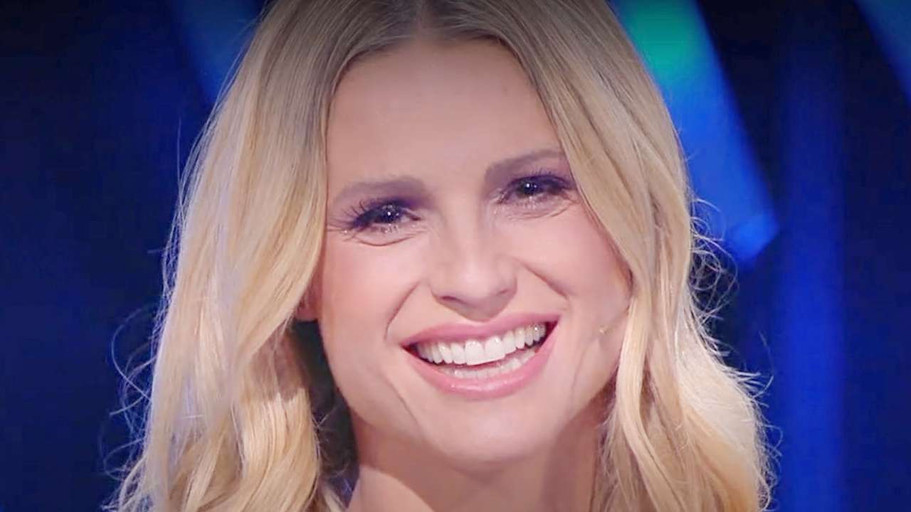 La conduttrice Michelle Hunziker visibilmente commossa. (Mediaset Infinity) - Metropolinotizie.it