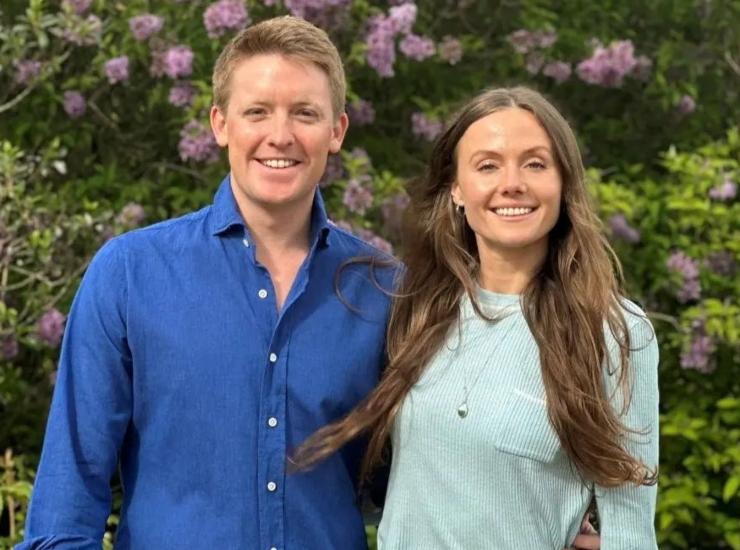 Il Duca di Westminster Hugh Grosvenor e la fidanzata Olivia Henson. (Instagram) - Metropolinotizie.it
