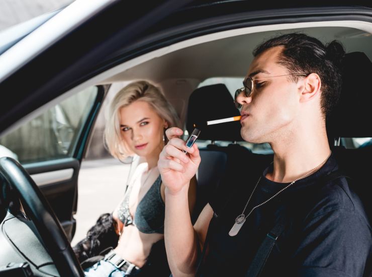 Fumare in macchina: cosa si rischia - Metropolinotizie.it