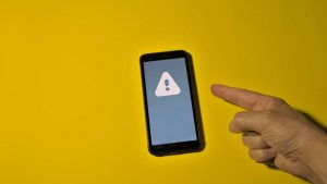 Virus su smartphone: il rischio è altissimo. - Metropolinotizie.it